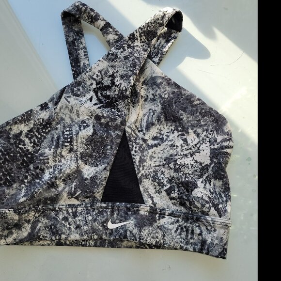 Lot of Nike Women's Clothing (3 items) Size XS and S - Picture 2 of 11